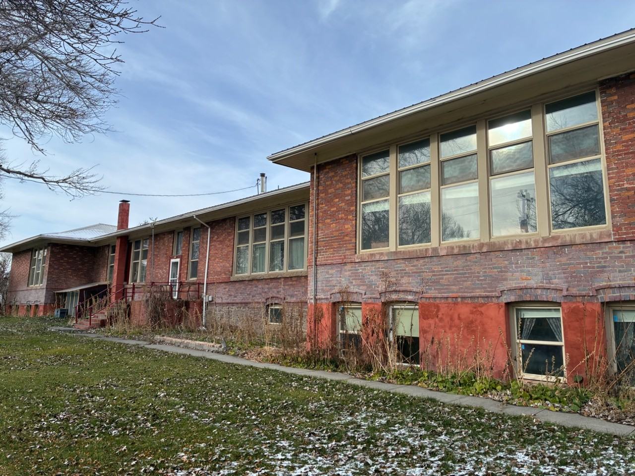 424 W Market St - Photo 3 of 3