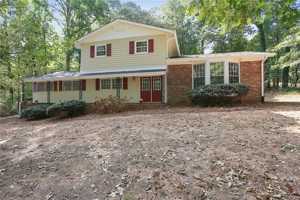 featured image of 2270 Shawnee Trl