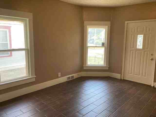 812 N Minnesota Ave #1 - Photo 2 of 11