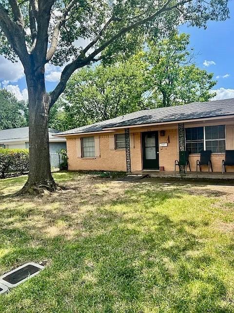 438 E Mona Ave - Photo 2 of 17