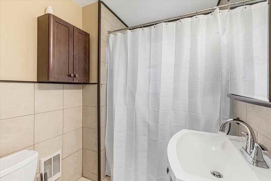 59 Coral Ave - Photo 2 of 5