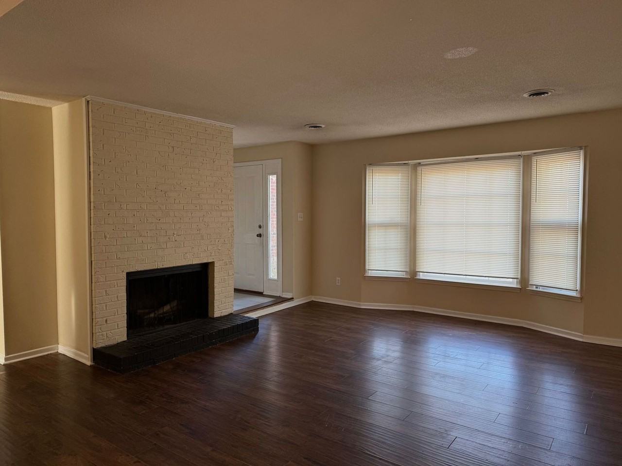 290 Ratteree Cir - Photo 4 of 31