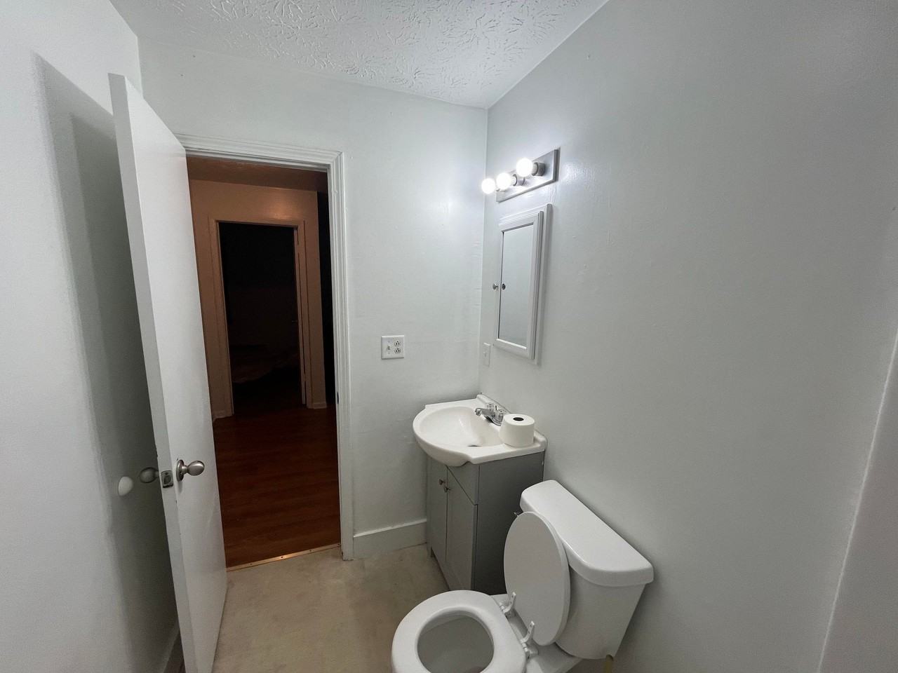 635 Graham Dr-LW #1 - Photo 4 of 5