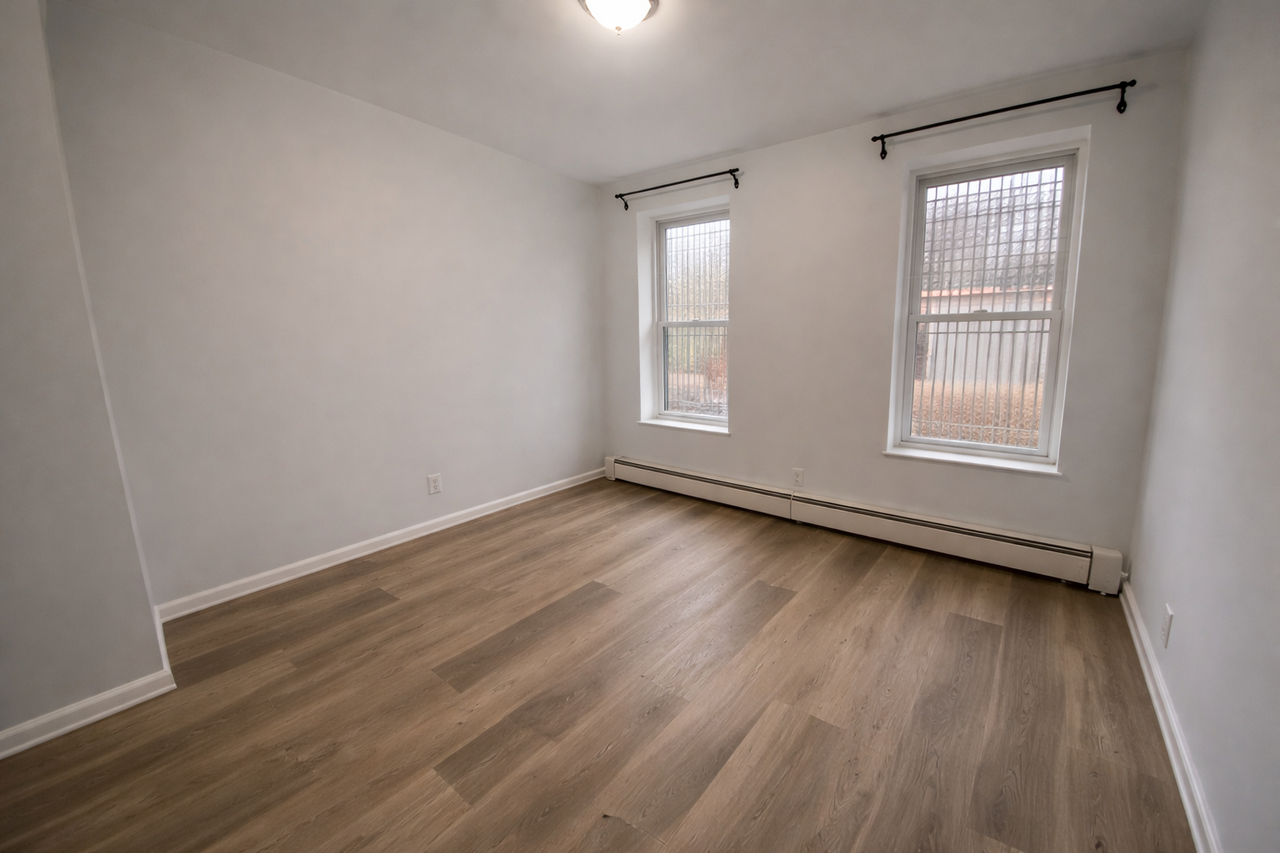 1049 Jefferson Ave #1 - Photo 4 of 7