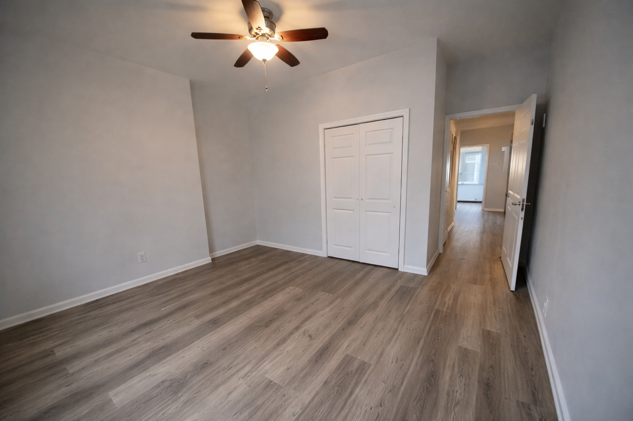 1049 Jefferson Ave #1 - Photo 5 of 7