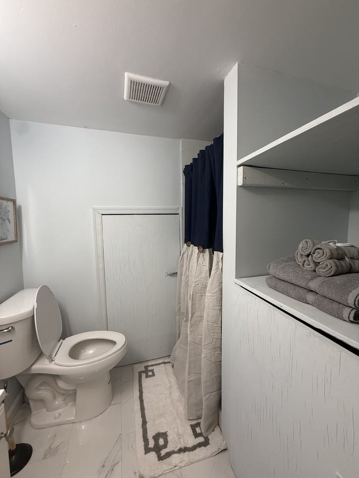 147 S Morley St #B - Photo 2 of 13