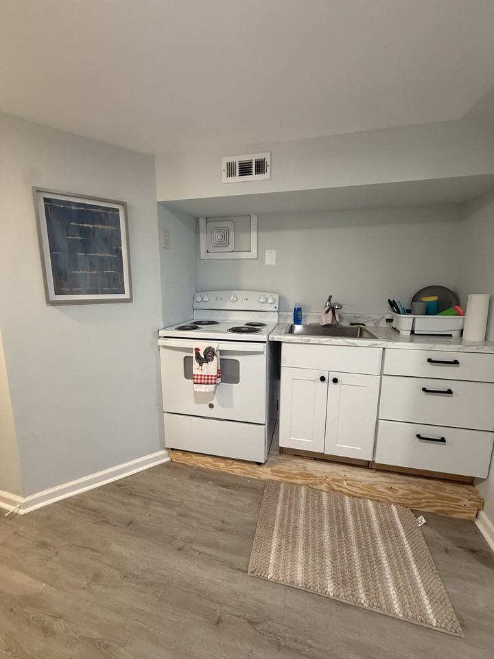 147 S Morley St #B - Photo 3 of 13