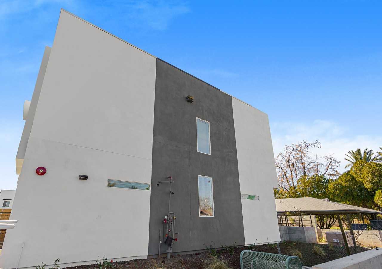 1247 E Colter St #5 - Photo 4 of 33