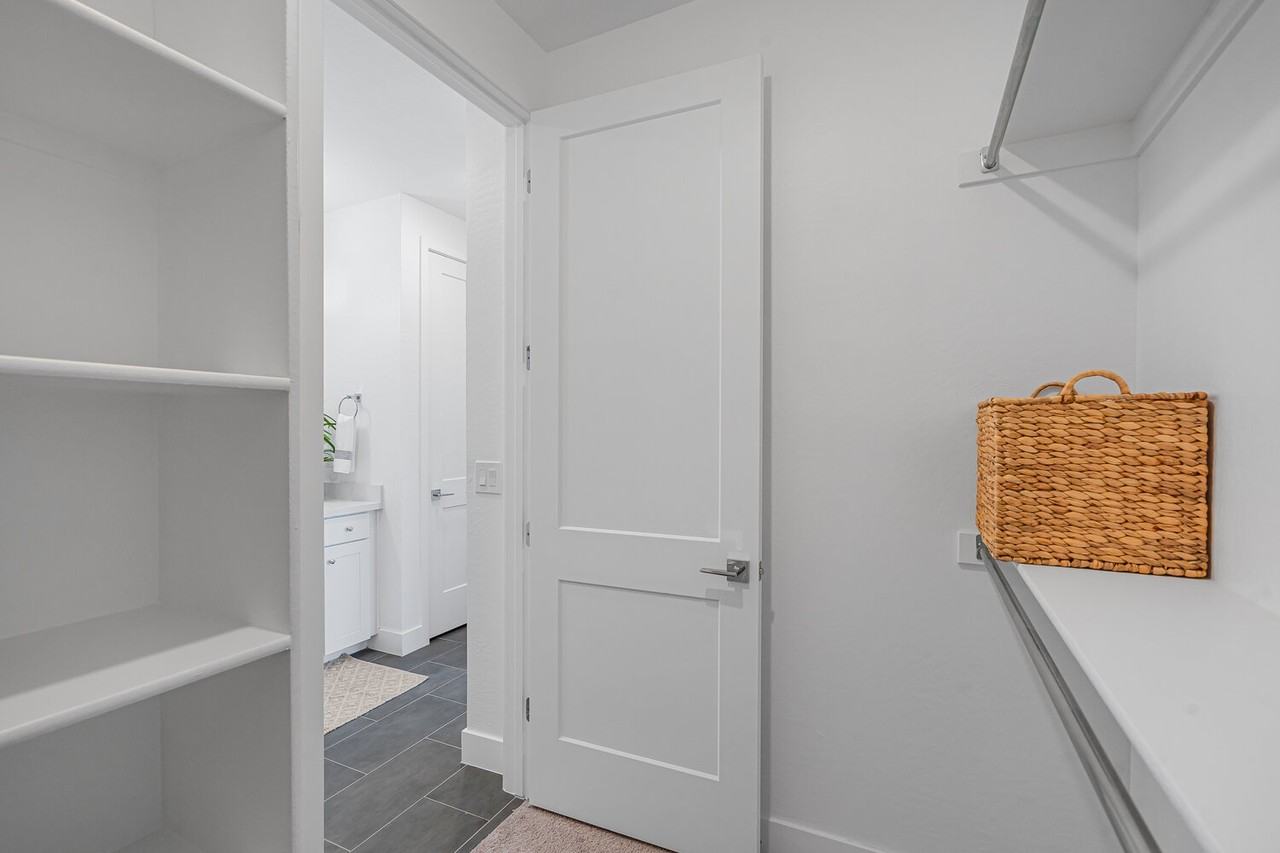 1247 E Colter St #5 - Photo 6 of 33