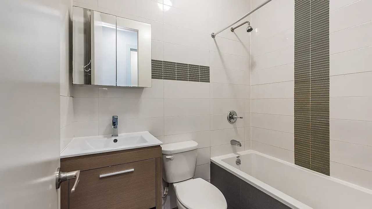 222 Suydam St #3 - Photo 6 of 8