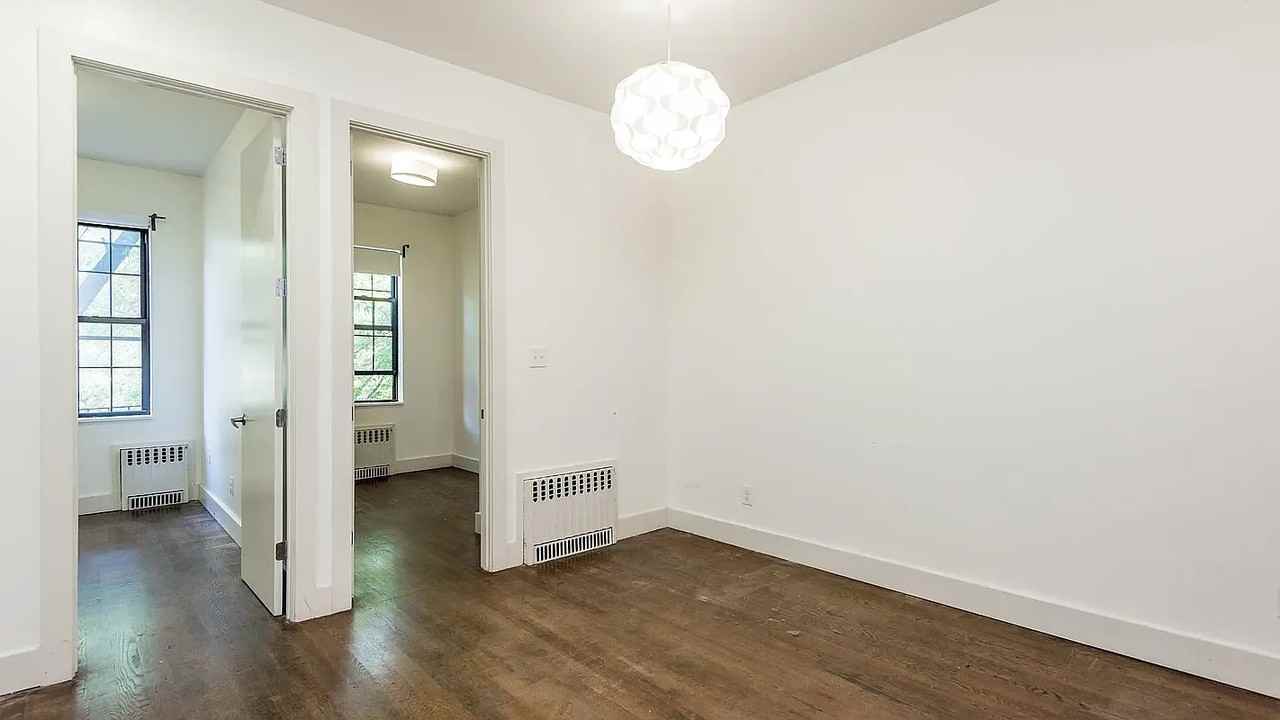 222 Suydam St #3 - Photo 7 of 8