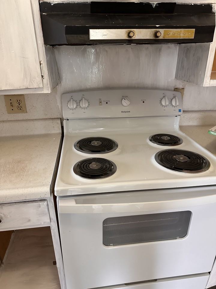 702 W Gray St #A - Photo 2 of 12