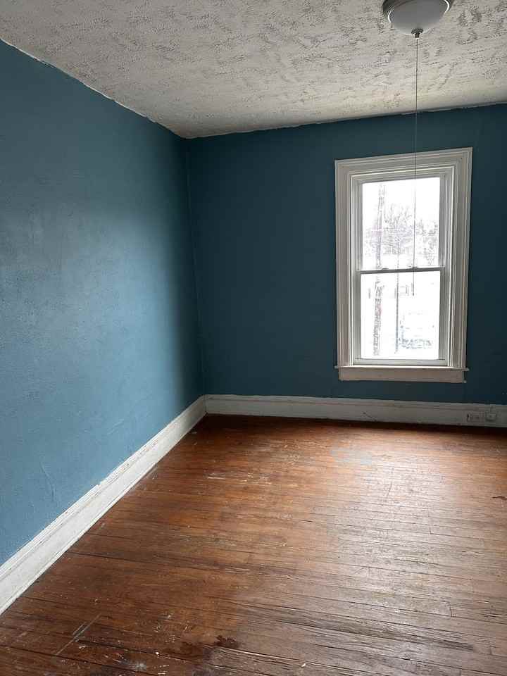 702 W Gray St #A - Photo 3 of 12