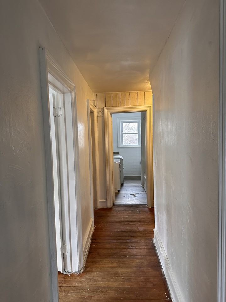 702 W Gray St #A - Photo 5 of 12