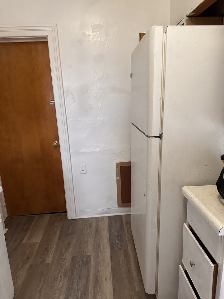 702 W Gray St #A - Photo 7 of 12