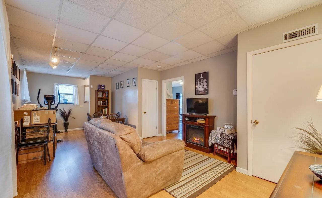 1813 Todd Dr #NA - Photo 6 of 28