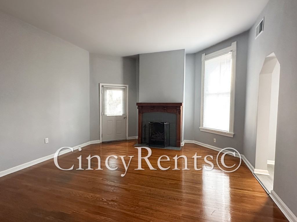 3225 Woodburn Ave #4 - Photo 2 of 16