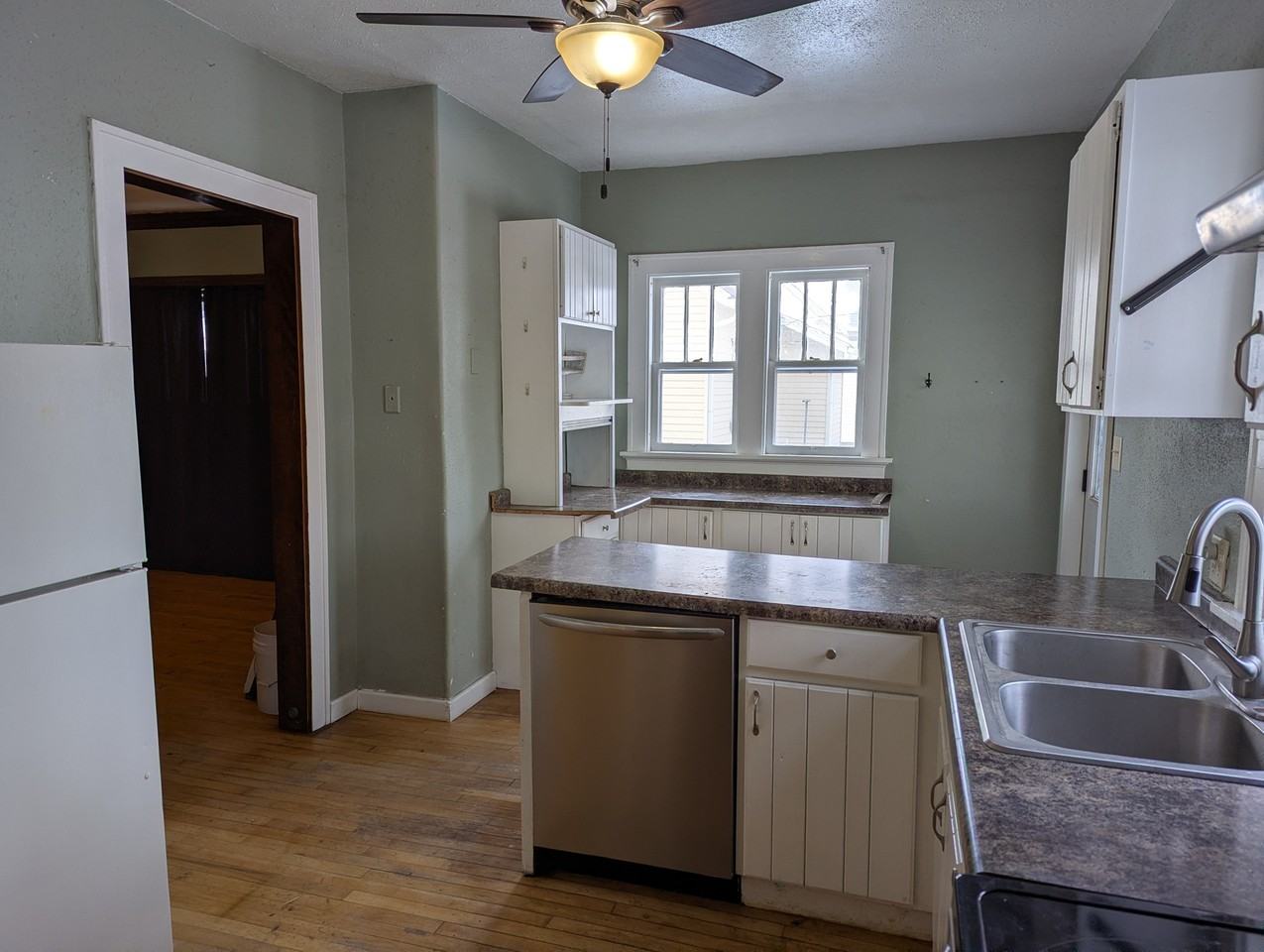 828 E Thomas St #NA - Photo 4 of 20