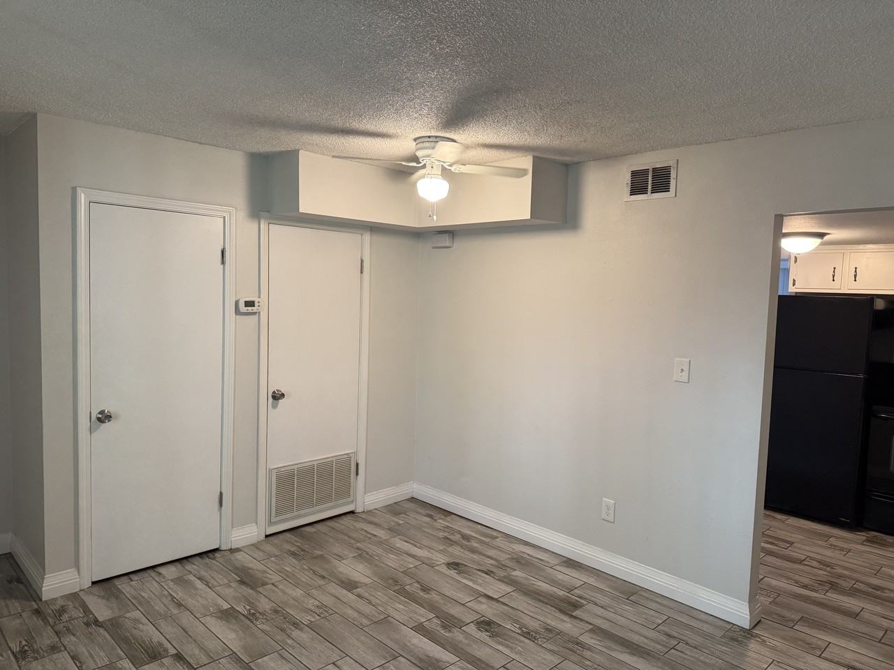 8024 Stark Ave #B - Photo 4 of 8