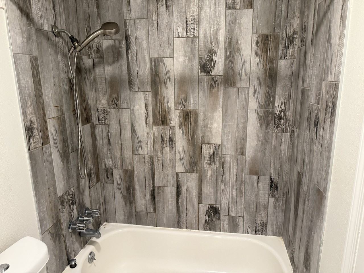 8024 Stark Ave #B - Photo 7 of 8