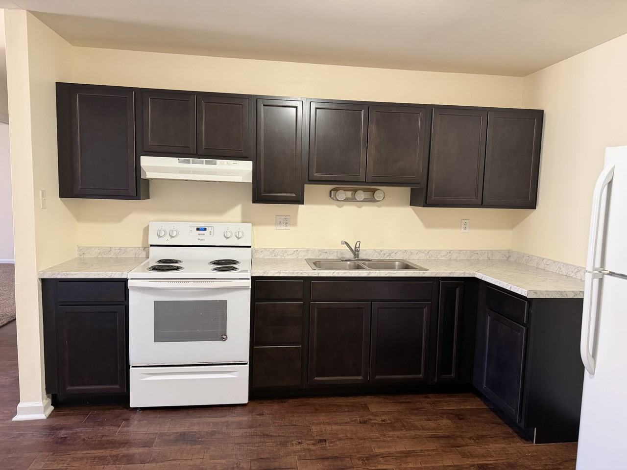 1516 Bertha Ln #E - Photo 2 of 4