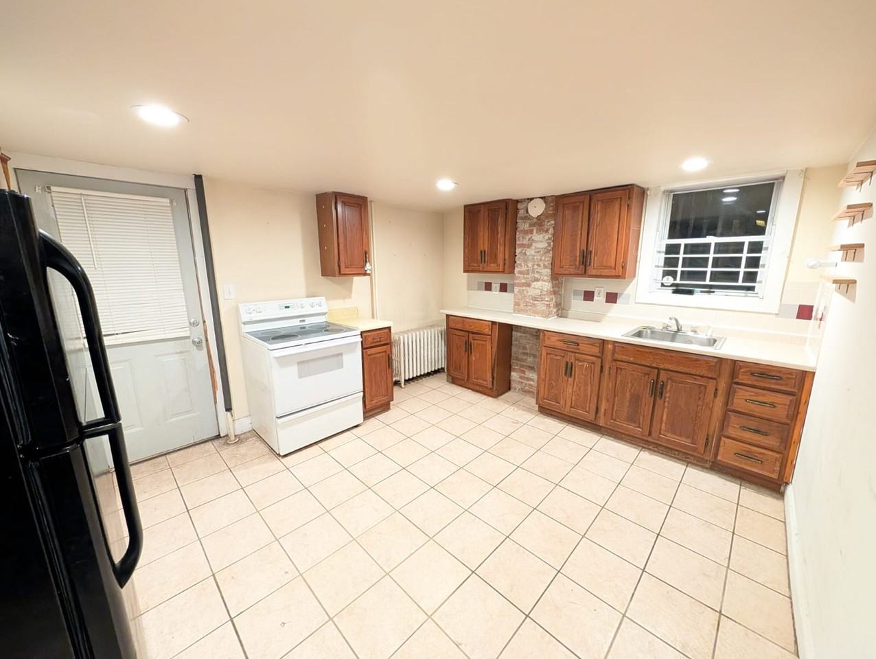 359 S River St #1 - Photo 2 of 10