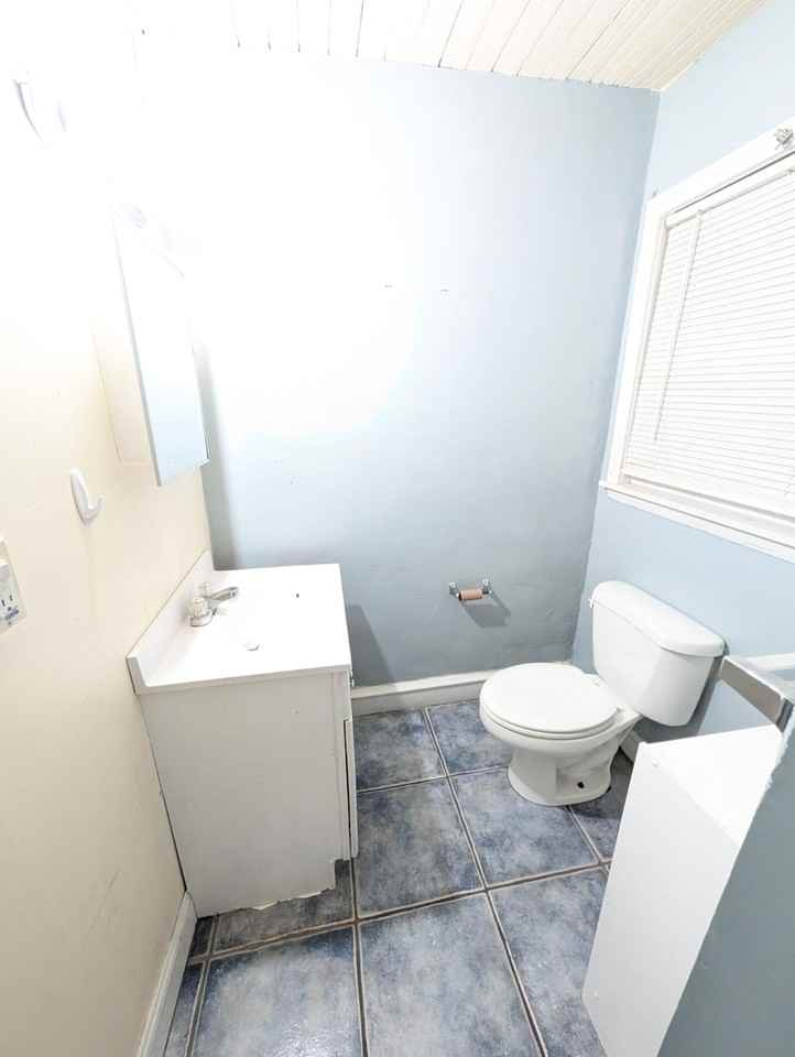 359 S River St #1 - Photo 5 of 10