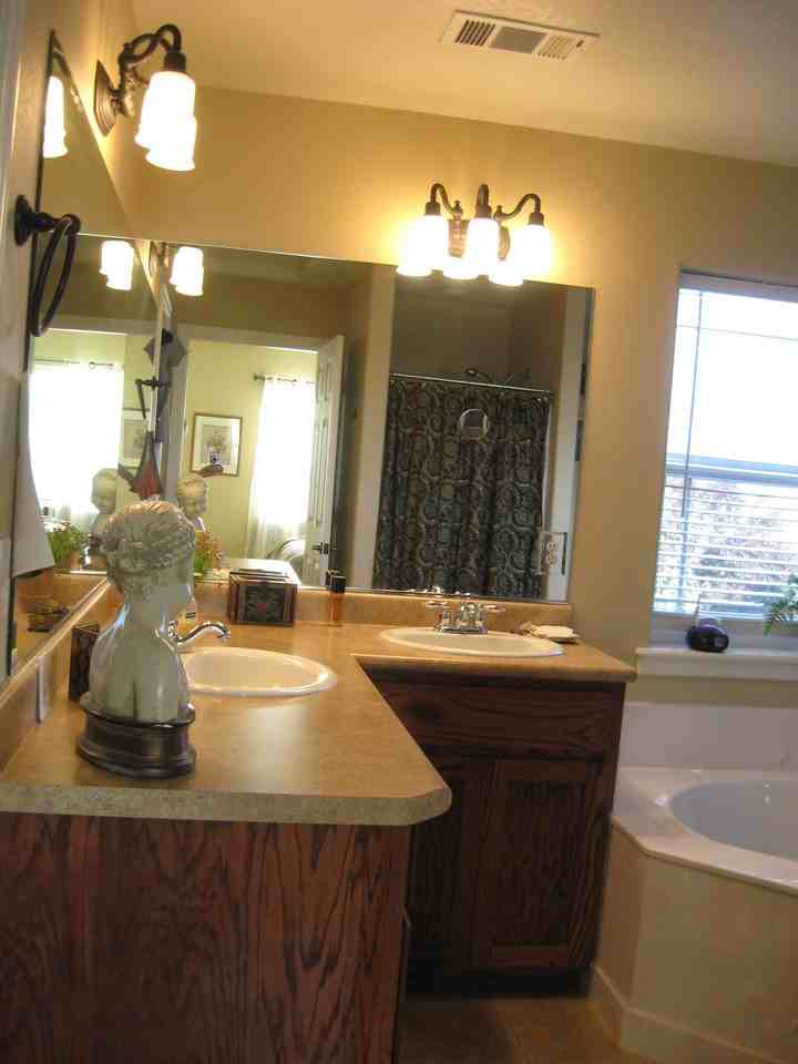 657 Spring Valley Dr #NA - Photo 4 of 32