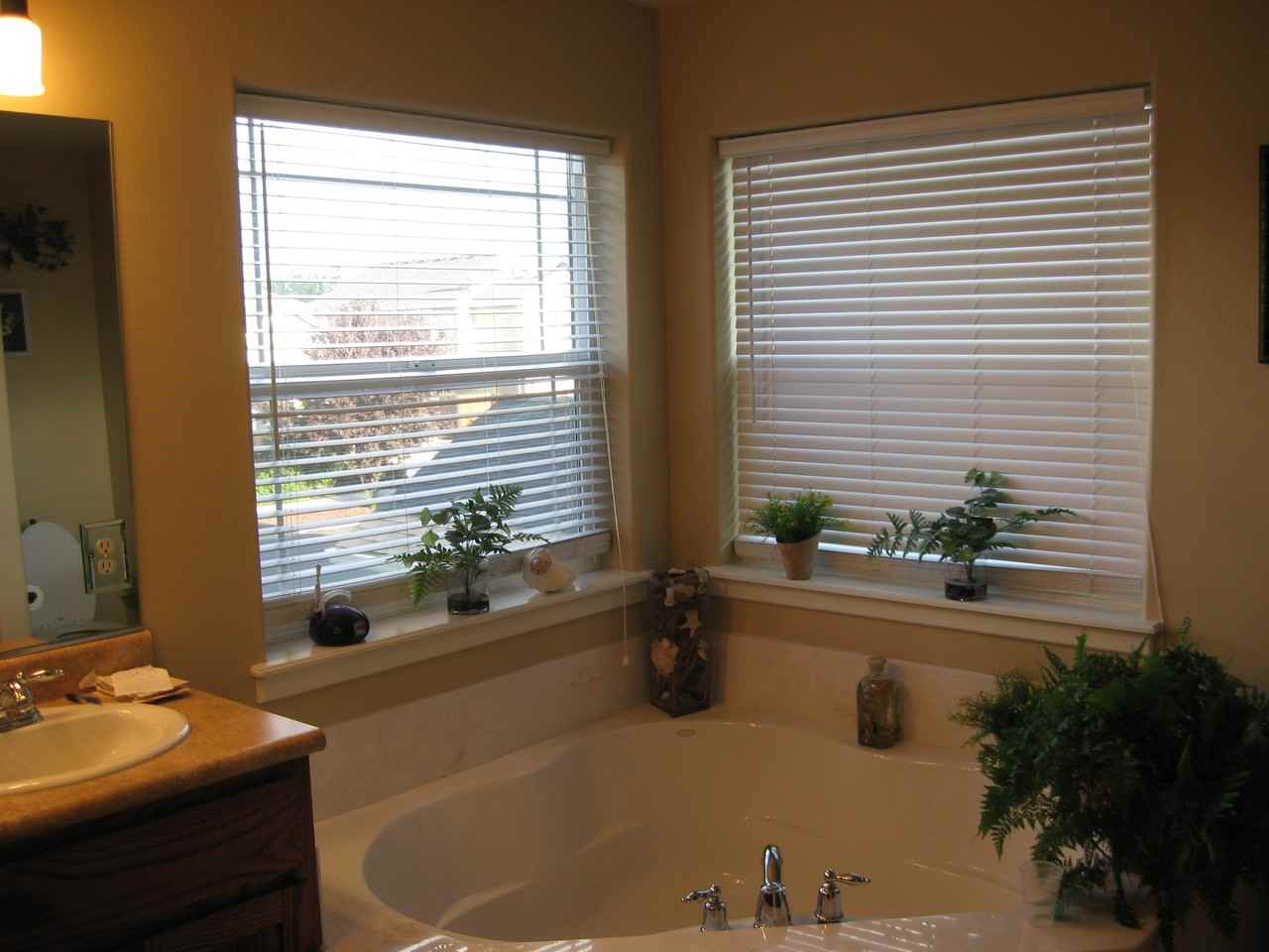 657 Spring Valley Dr #NA - Photo 6 of 32