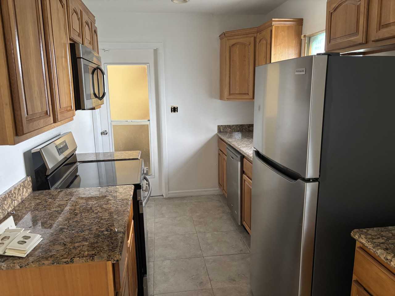 5801 Cedar St Ne #NA - Photo 2 of 4