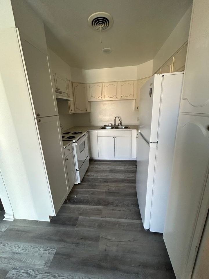 2109 51st Street - Photo 2 of 20