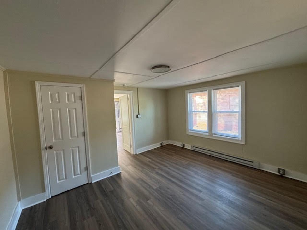 403-405 Lane St SE - Photo 5 of 10