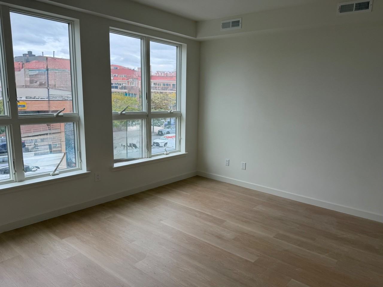 3112 Emmons Ave #NA - Photo 5 of 9