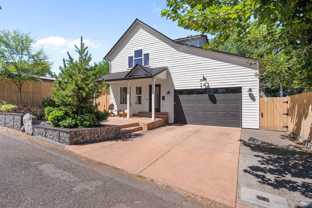 141 Nw Adams Pl - Photo 1 of 1