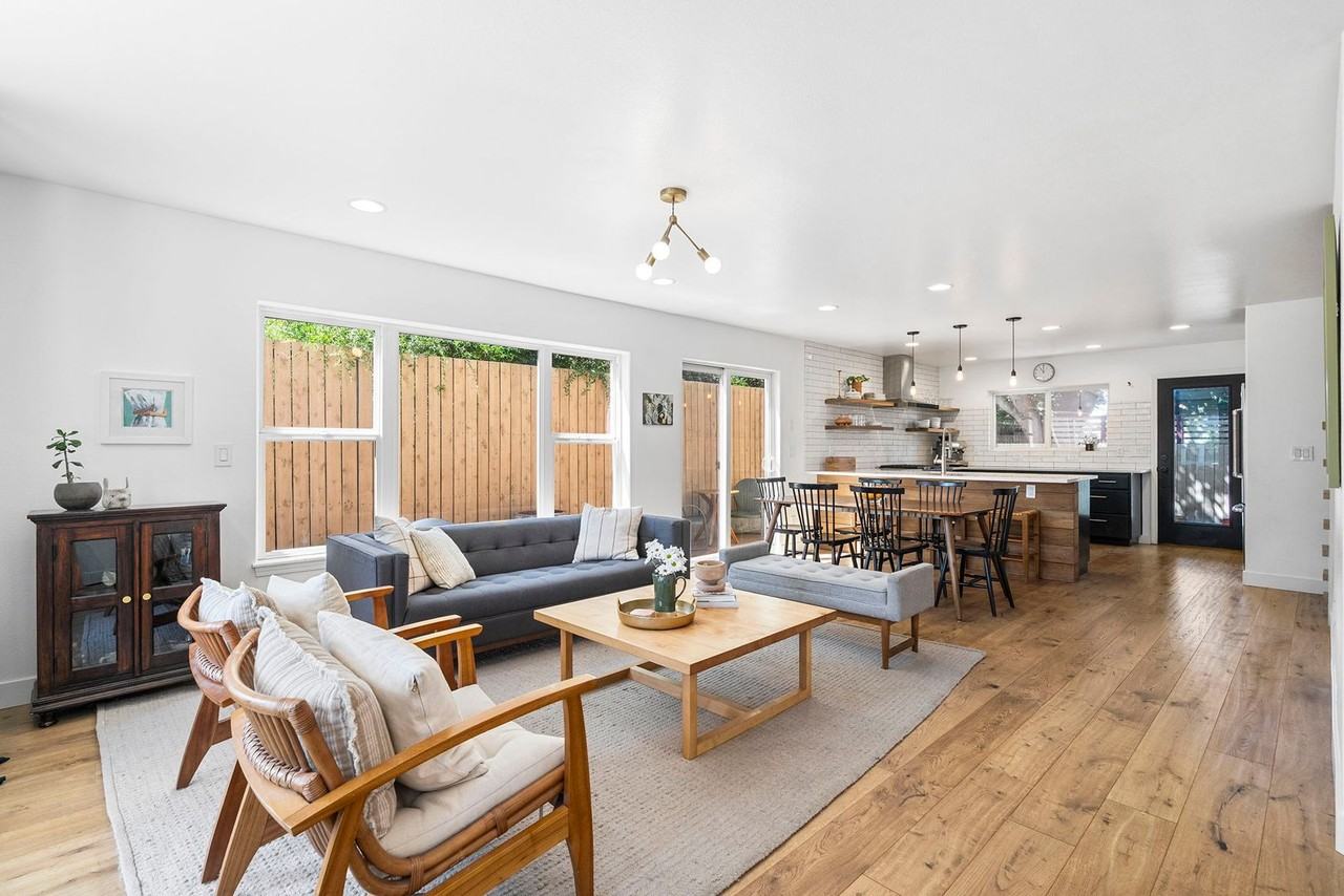 141 Nw Adams Pl - Photo 6 of 50