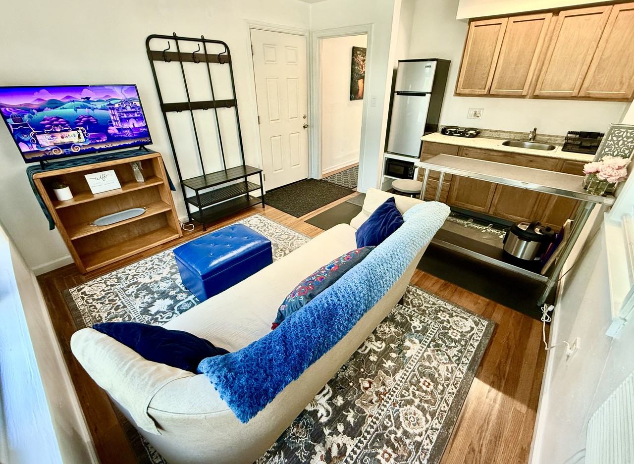 821 Ohio St #821C - Photo 2 of 10