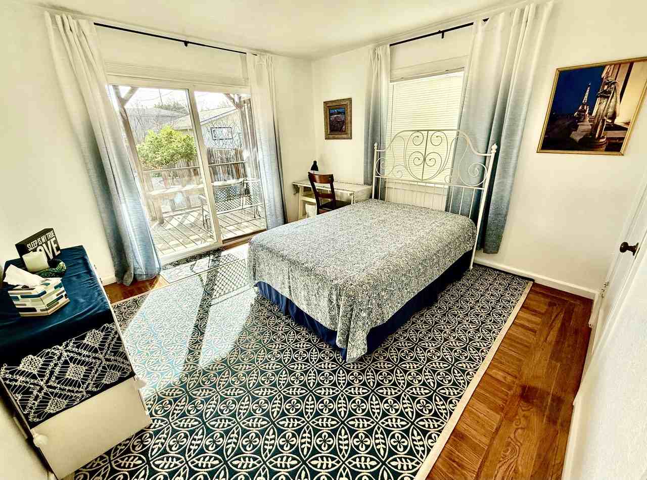 821 Ohio St #821C - Photo 6 of 10