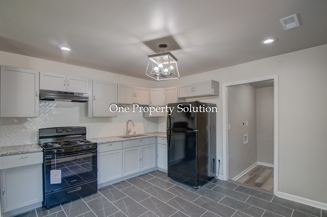 2144 Wright St #1 - Photo 4 of 23