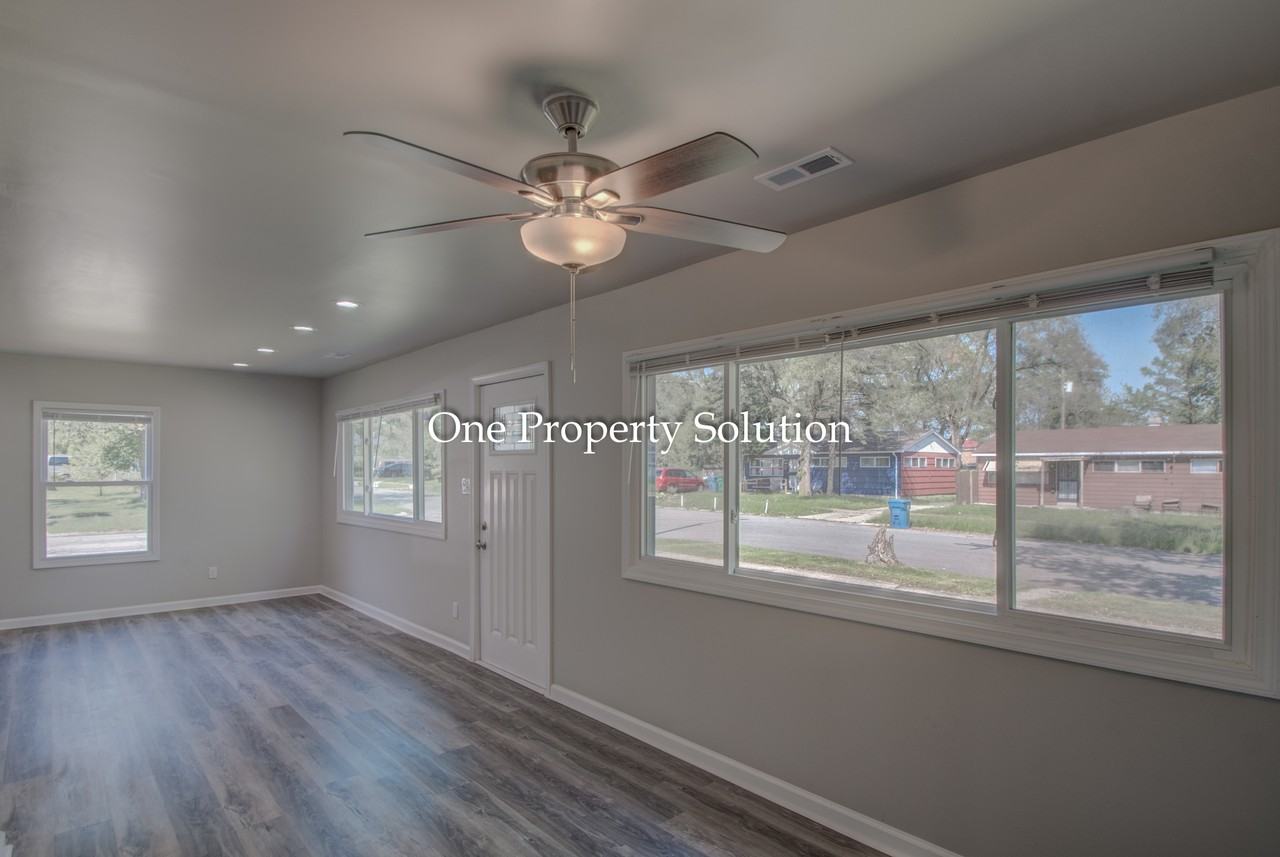 2144 Wright St #1 - Photo 6 of 23