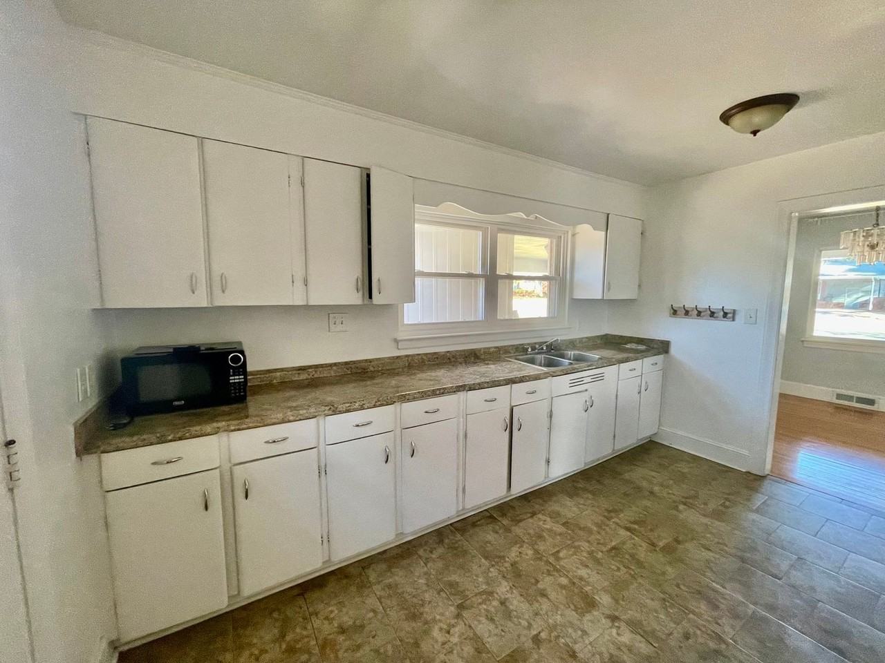 1713 Madison Ave - Photo 6 of 13