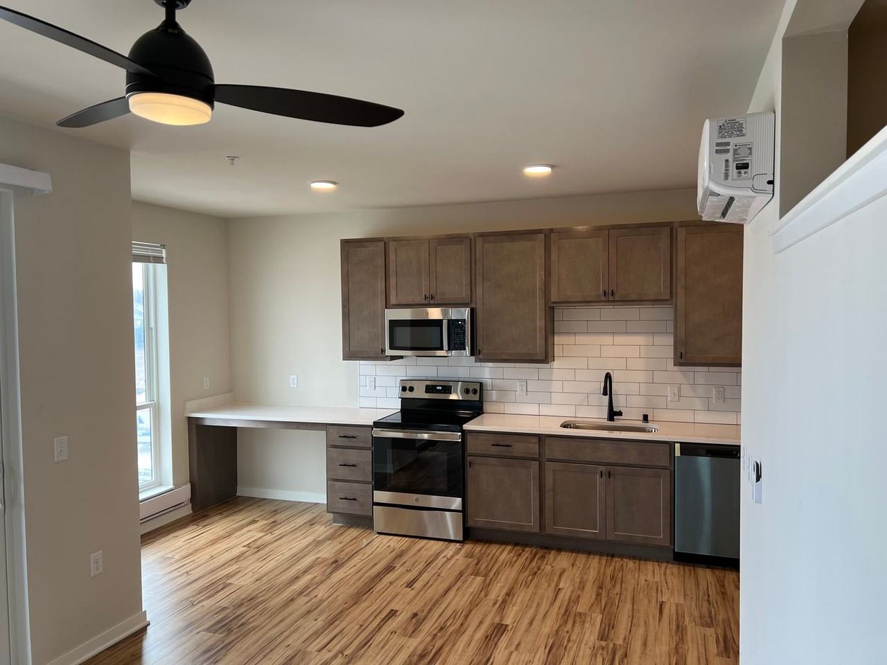 Outlook Apartments LLC - Photo 4 of 9