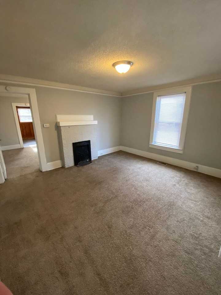 21 Crestone Dr - Photo 2 of 18