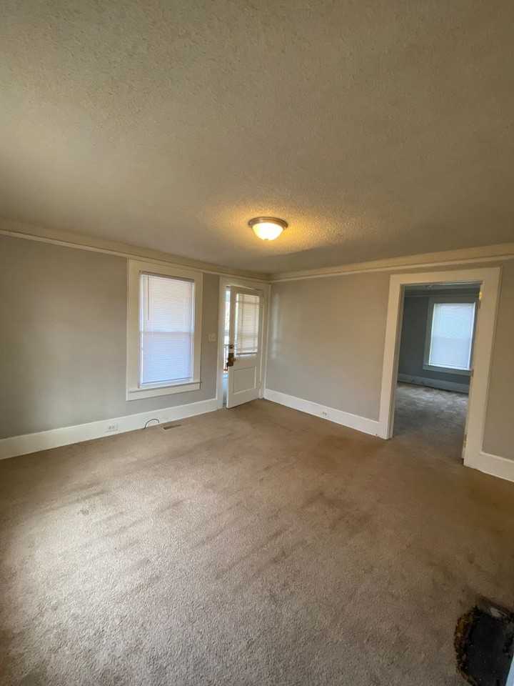 21 Crestone Dr - Photo 3 of 18