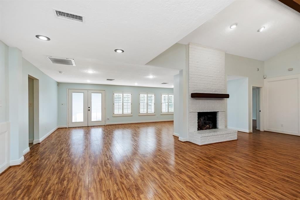 5511 Greentree Dr - Photo 7 of 12