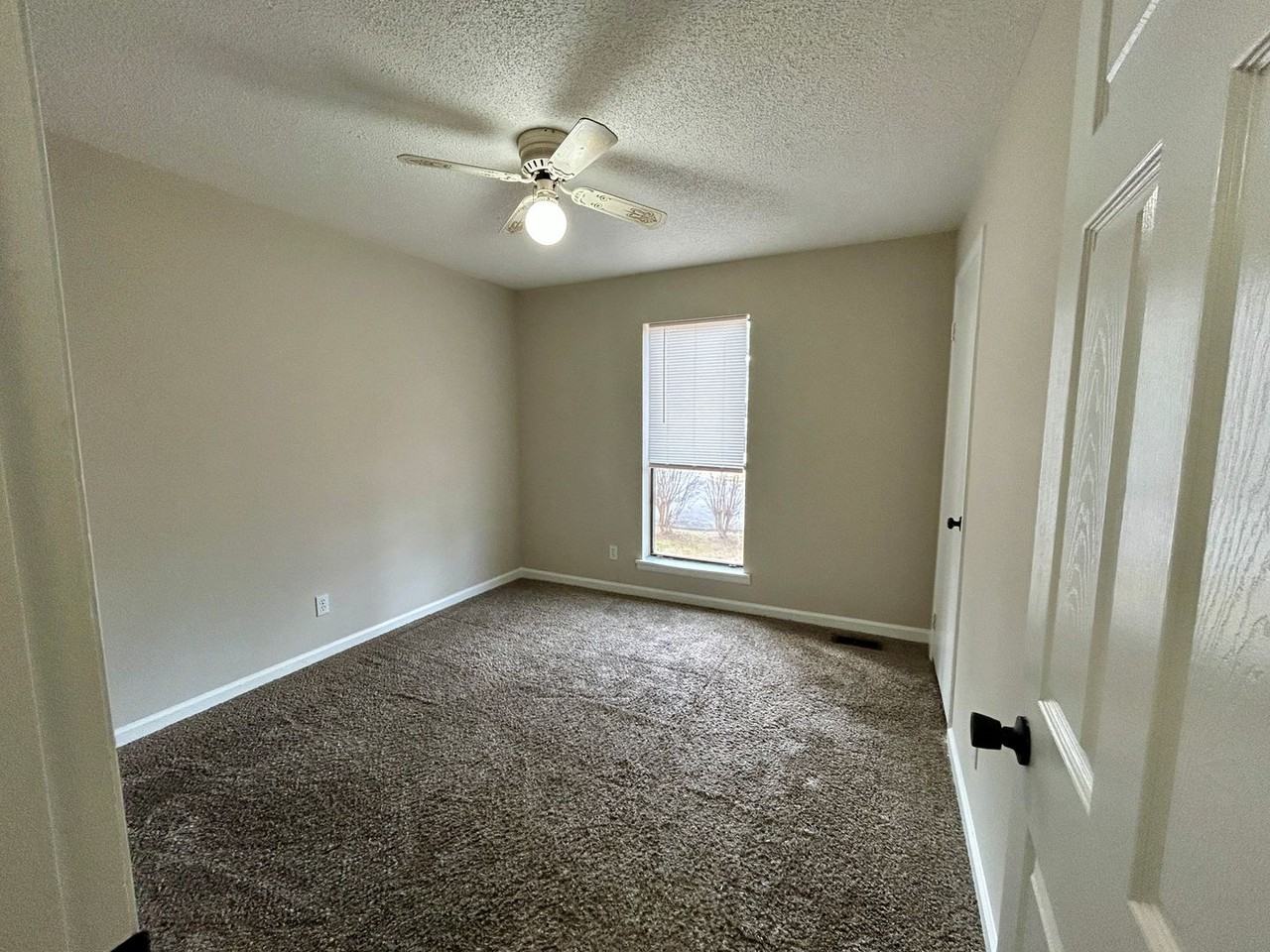 1 Robin Ct - Photo 7 of 25