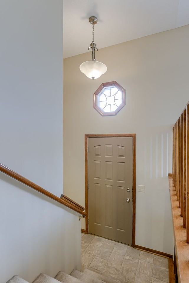 15230 Ontario St - Photo 3 of 25