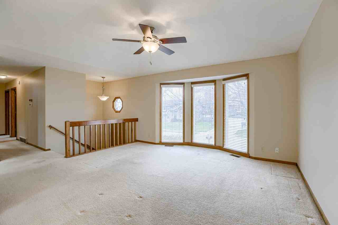 15230 Ontario St - Photo 4 of 25