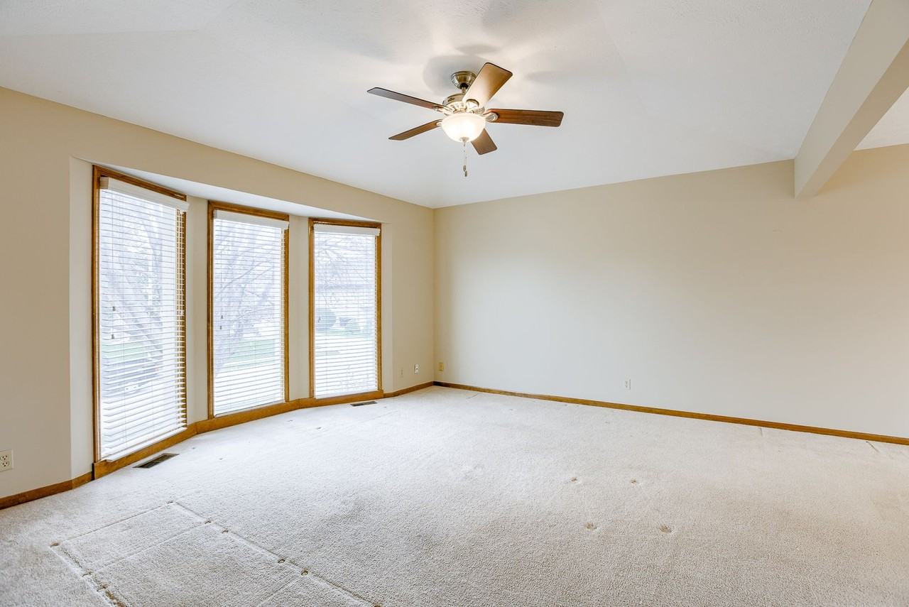 15230 Ontario St - Photo 5 of 25