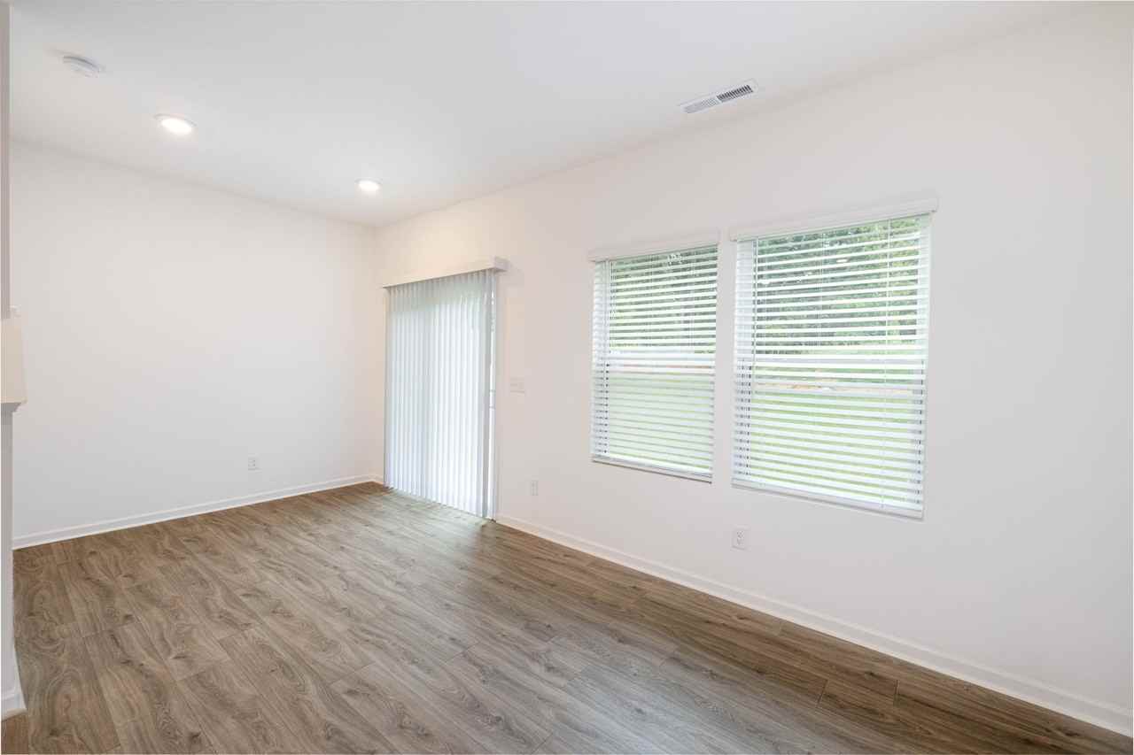 549 Elizabeth Ave - Photo 7 of 18