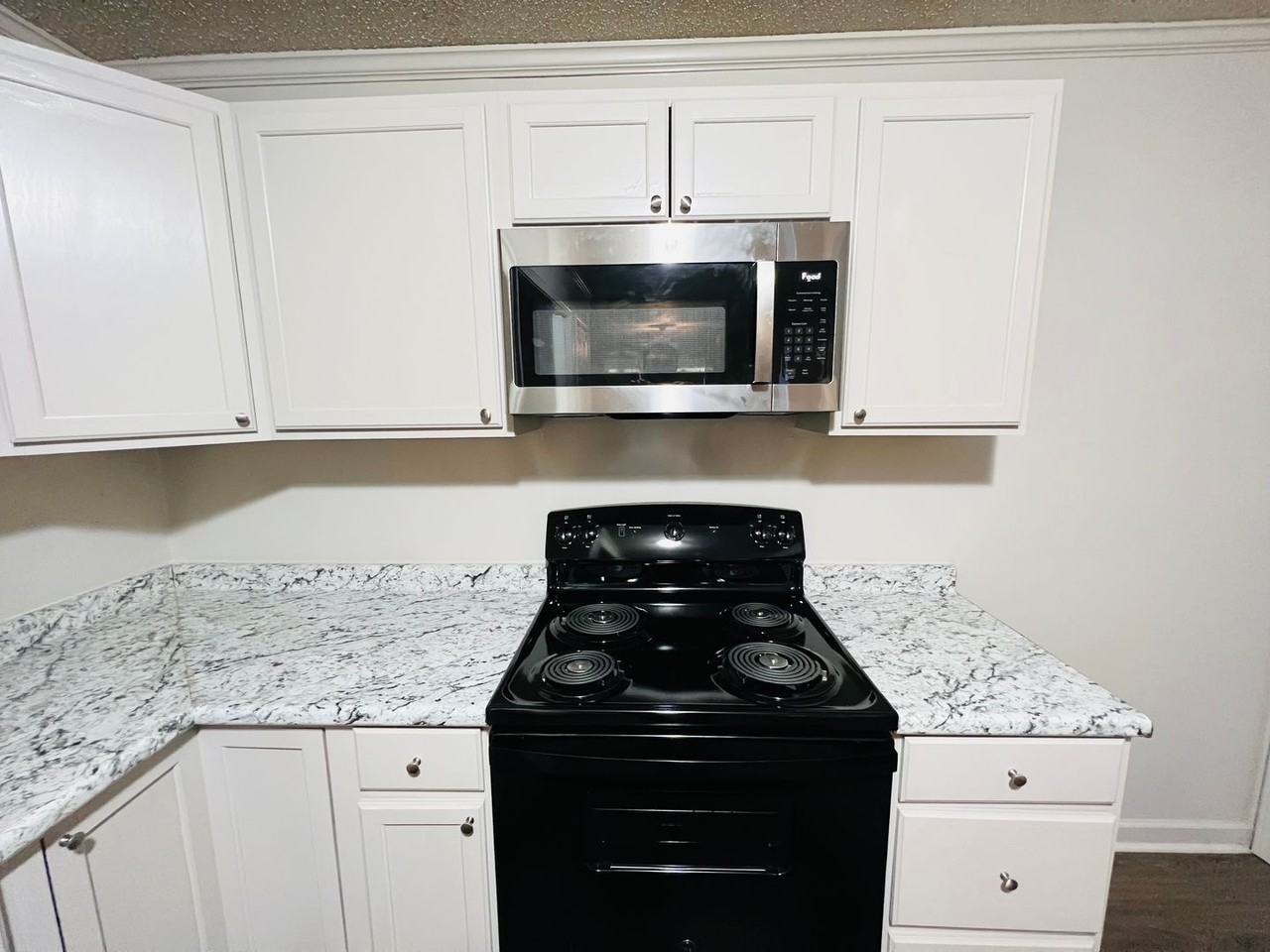 3993 Lynn St - Photo 6 of 21